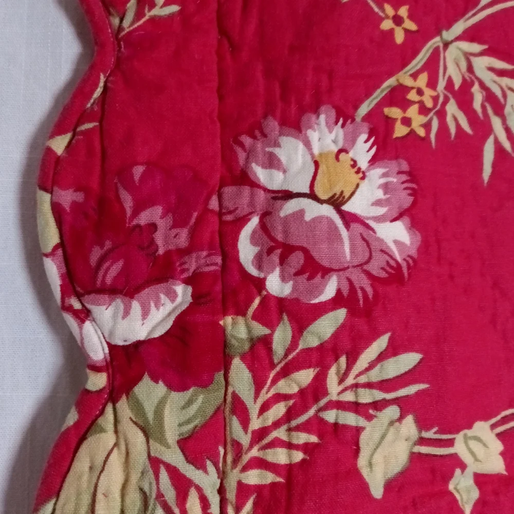 Pottery Barn Floral Red/Ivory Reversible Quilted Standard Pillow Shams *PAIR*
